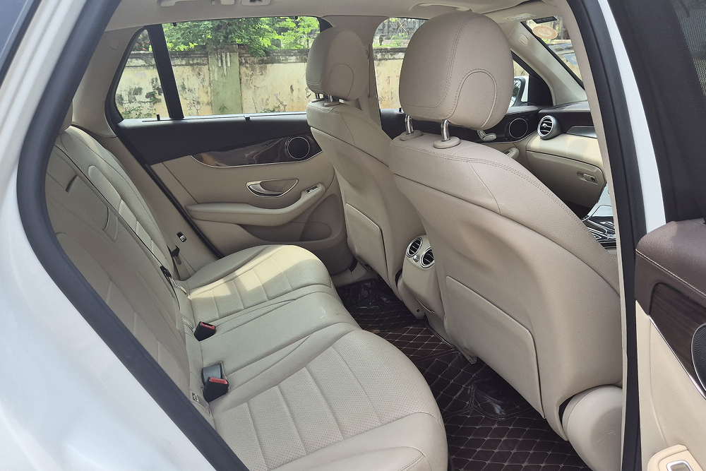 Mercedes-Benz GLC 220D Progressive photo 11